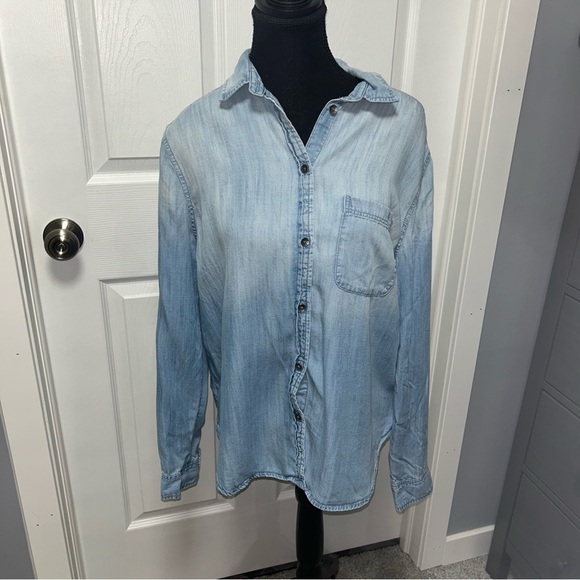 American Eagle Button Down Top - Picture 1 of 5